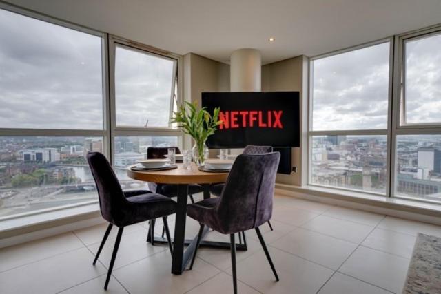 Tallest Building In The City Centre Sleeps 5 Incredible City Mountain And Lagan Views Belfast Exterior photo